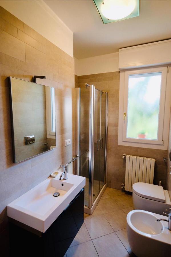 Appartamento In Villa Daniela Con Piscina Privata Carraro Immobiliare Jesolo - Family Apartments Eksteriør bilde